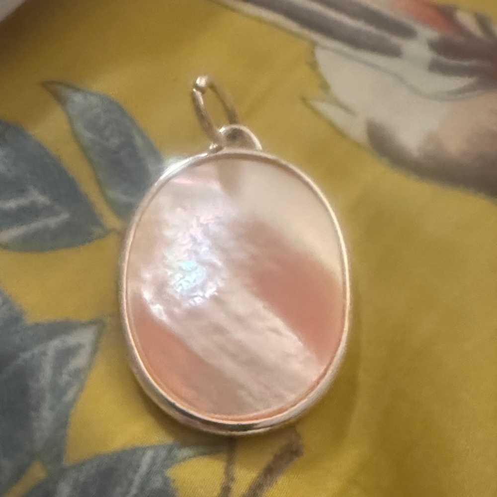 Pink Mother of Pearl Oval Pendant